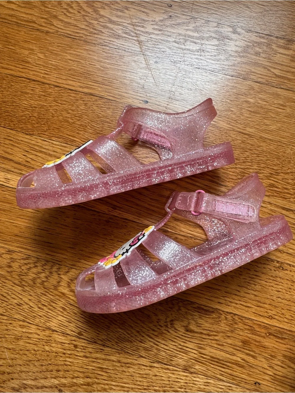 Hello Kitty sparkly pink